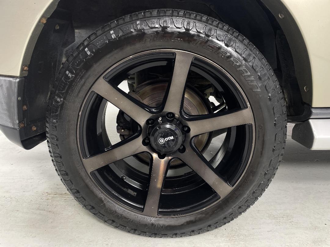 Photo '12' of Mitsubishi Pajero