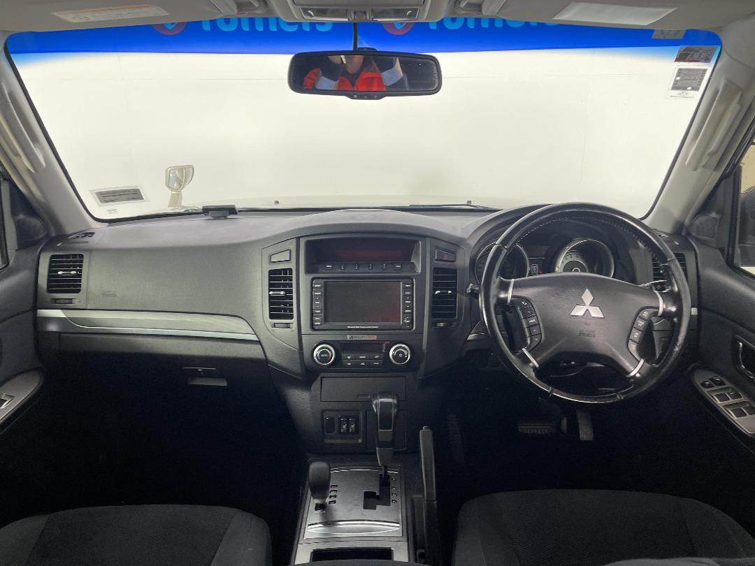 Photo '17' of Mitsubishi Pajero