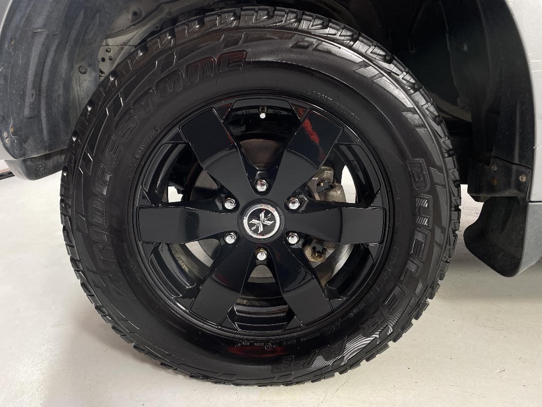 Photo '10' of Mitsubishi Triton