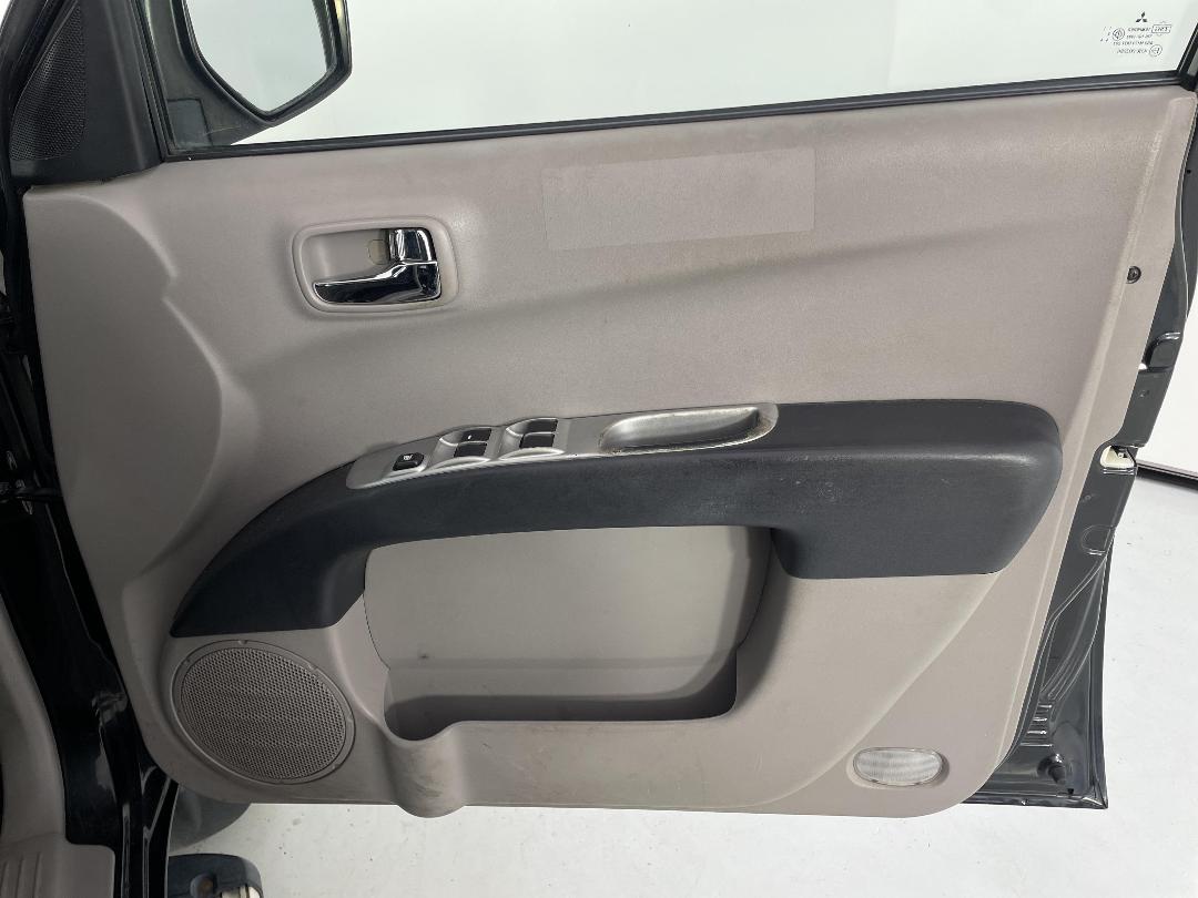 Photo '15' of Mitsubishi Triton