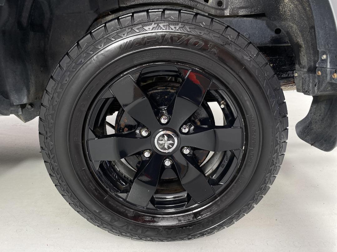 Photo '11' of Mitsubishi Triton