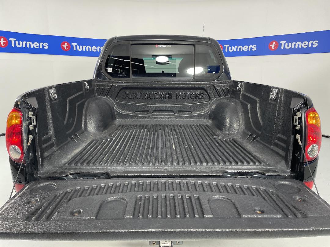 Photo '14' of Mitsubishi Triton