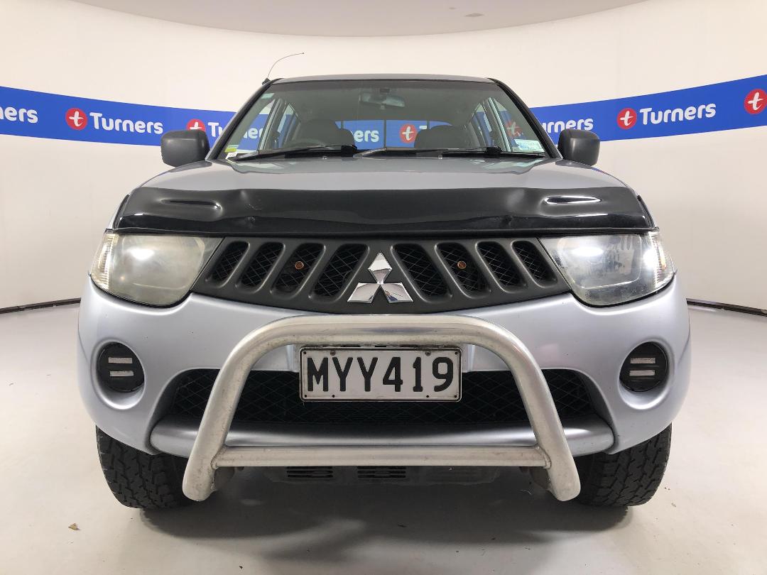 Photo '2' of Mitsubishi Triton