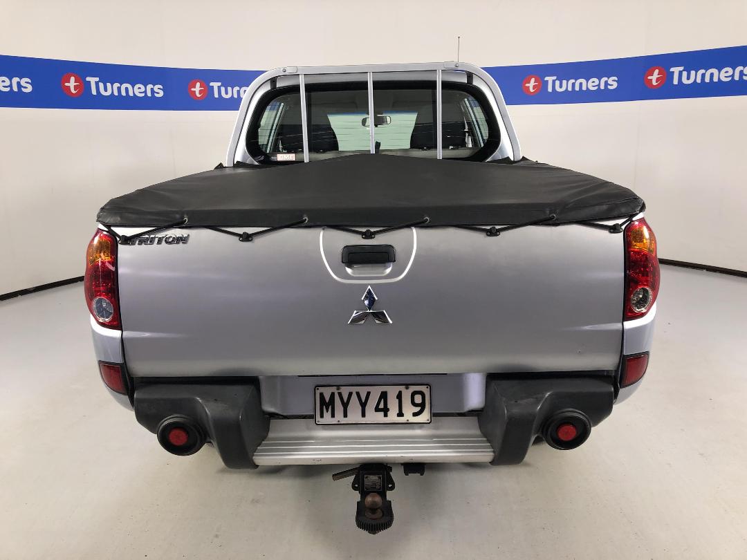 Photo '6' of Mitsubishi Triton