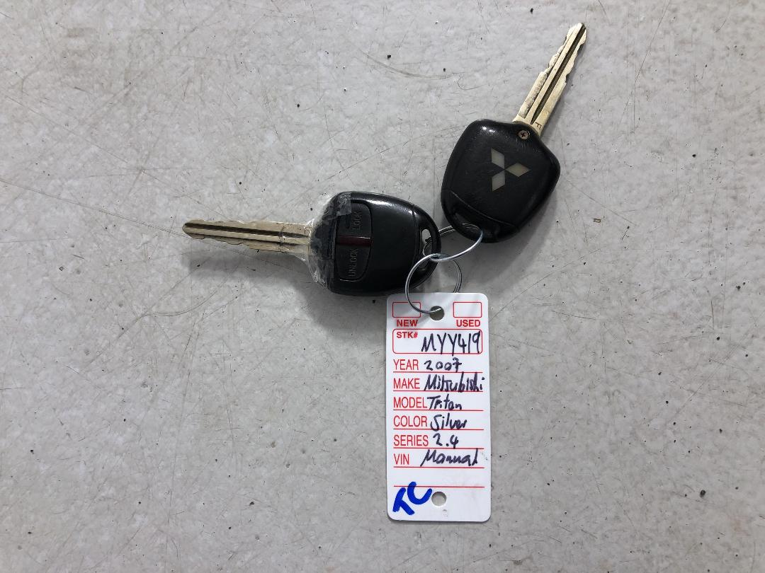 Photo '22' of Mitsubishi Triton