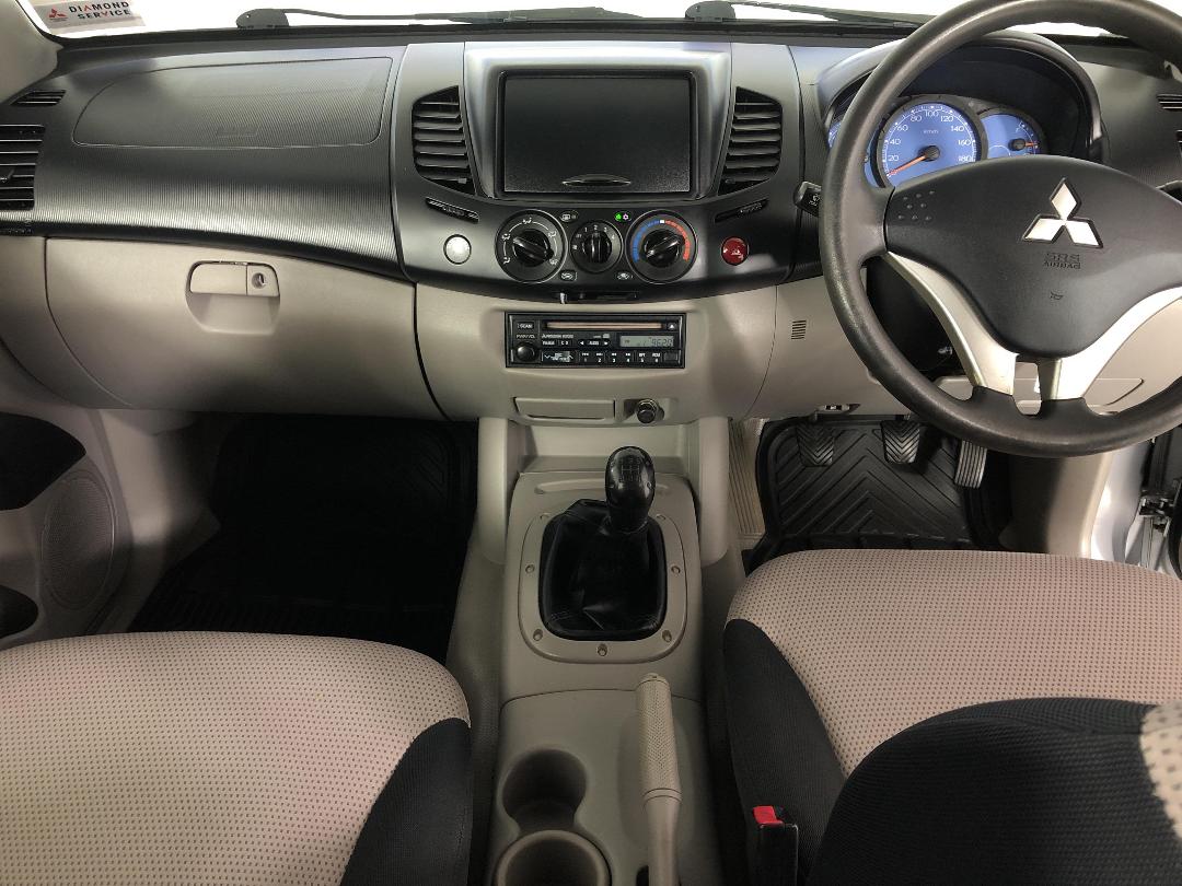 Photo '17' of Mitsubishi Triton