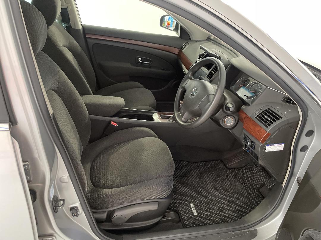 Photo '16' of Nissan Bluebird Photo '16' of Nissan Bluebird