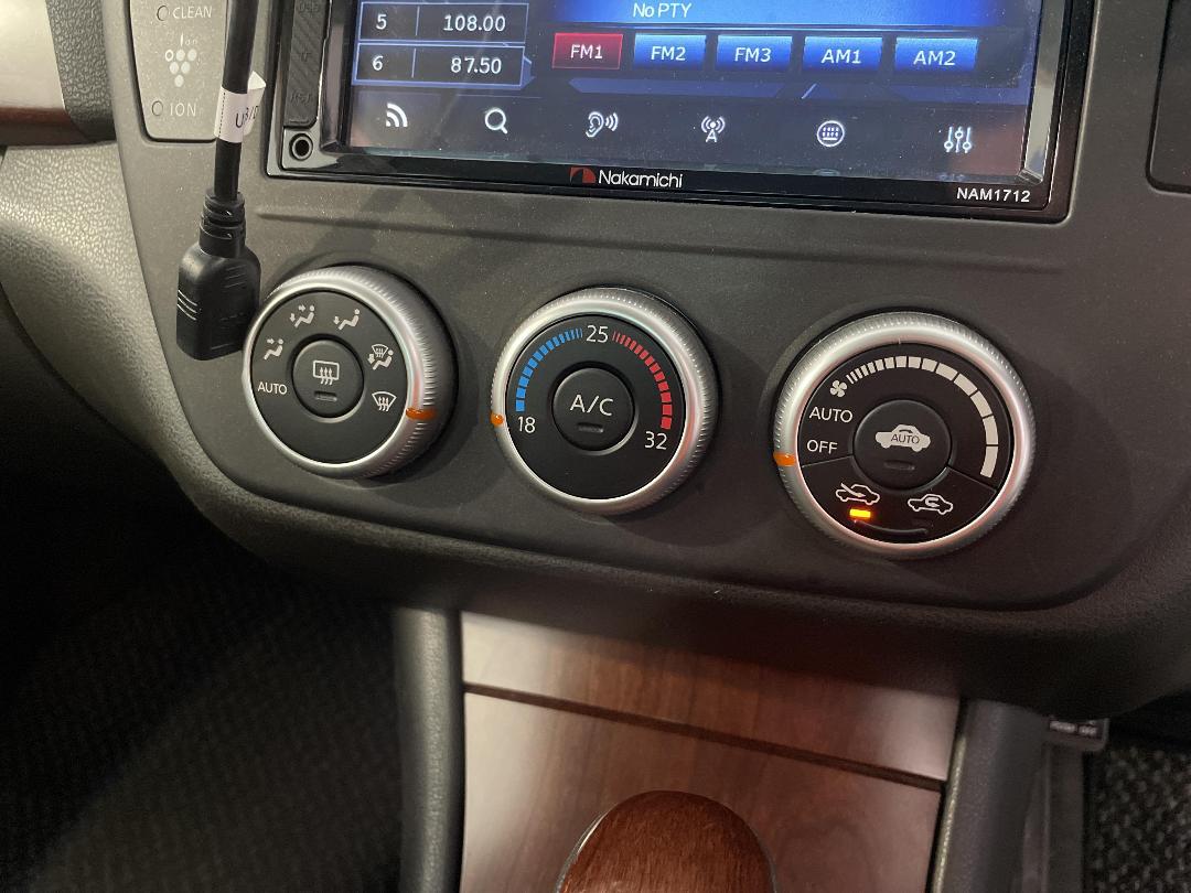 Photo '28' of Nissan Bluebird Photo '28' of Nissan Bluebird