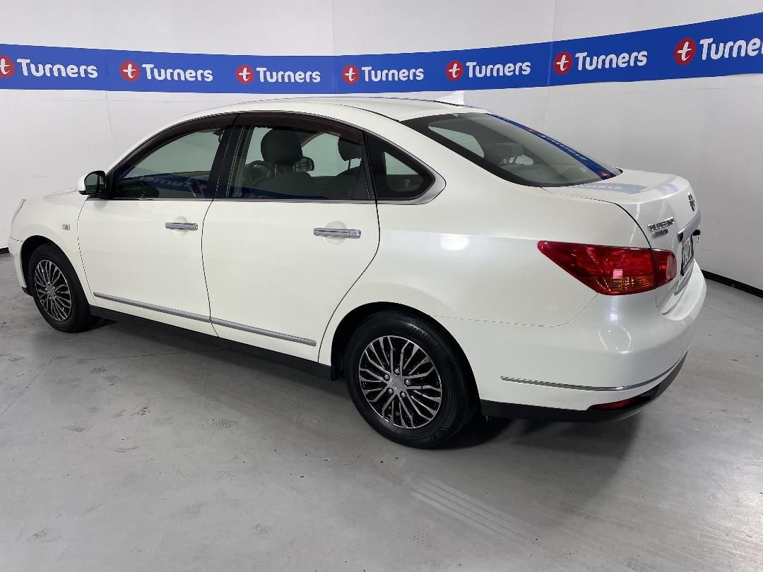 Photo '5' of Nissan Bluebird