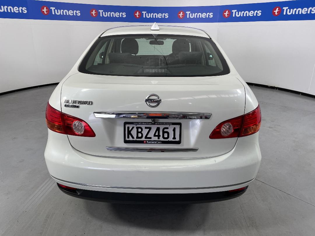 Photo '6' of Nissan Bluebird