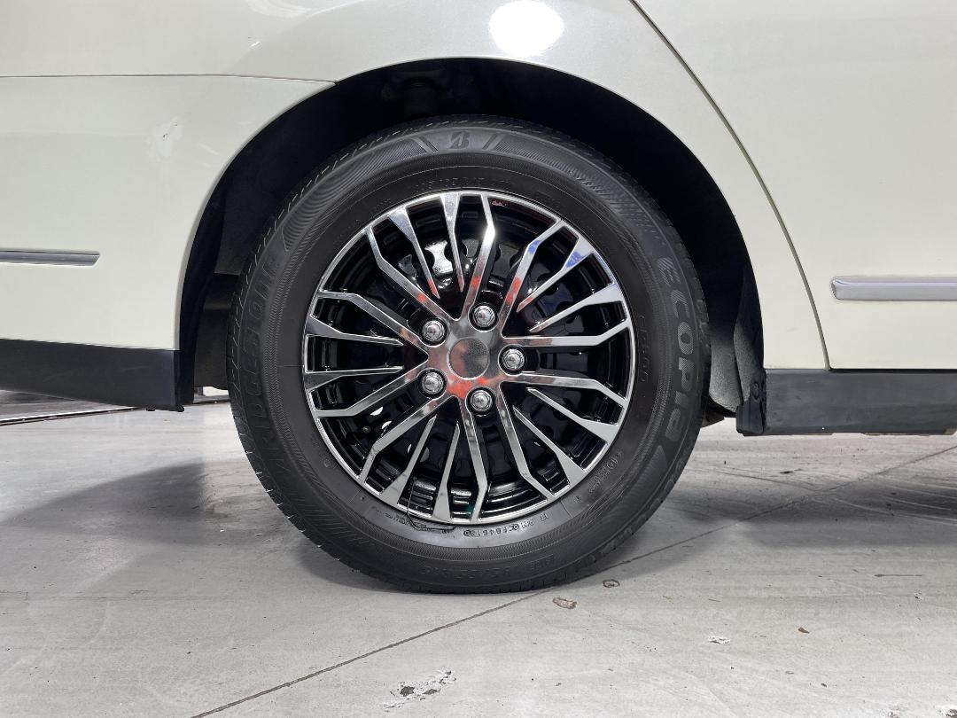 Photo '12' of Nissan Bluebird