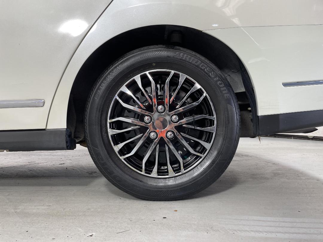 Photo '11' of Nissan Bluebird