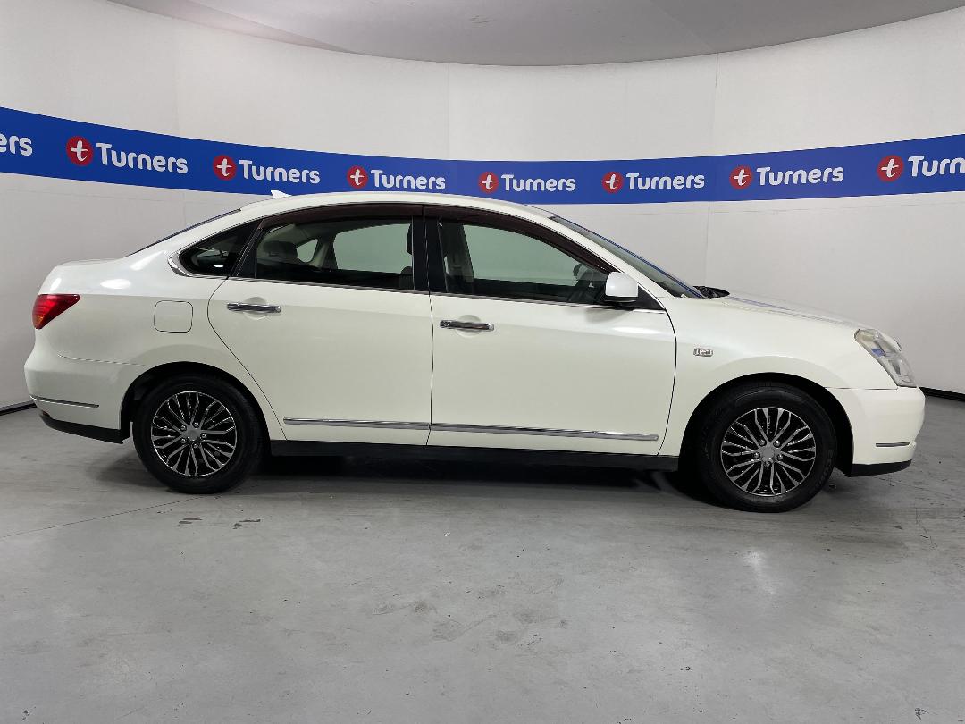 Photo '23' of Nissan Bluebird