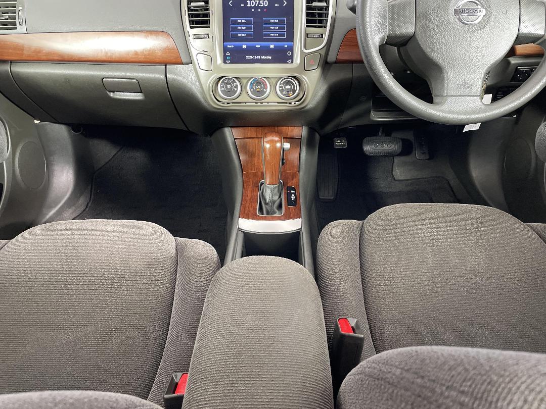 Photo '18' of Nissan Bluebird