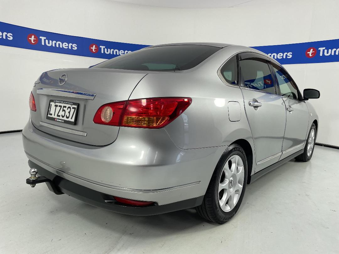 Photo '7' of Nissan Bluebird