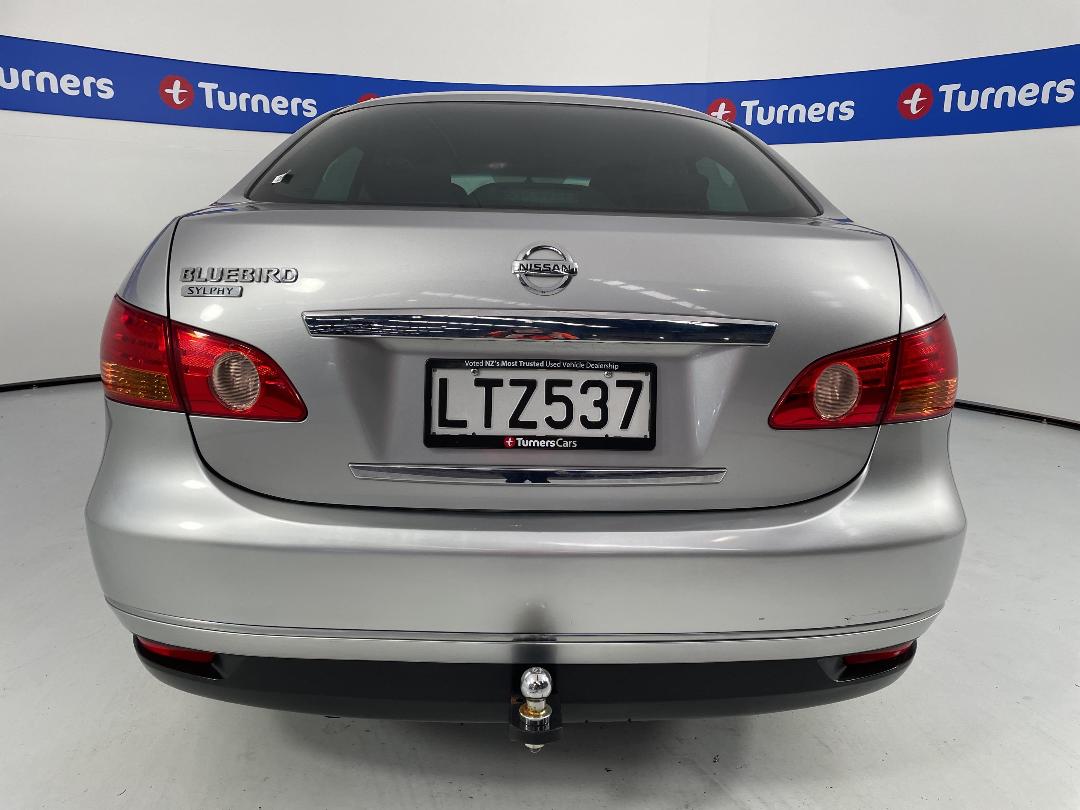 Photo '6' of Nissan Bluebird