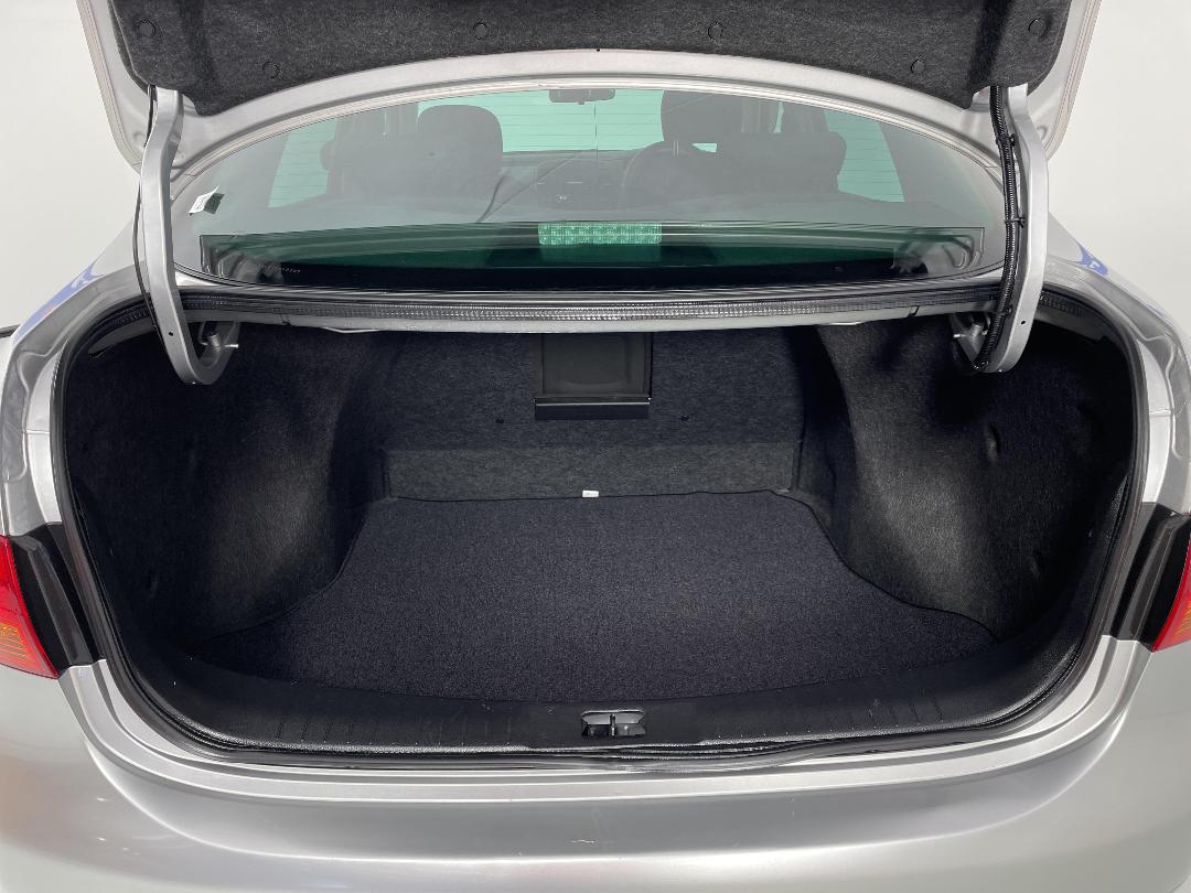 Photo '14' of Nissan Bluebird