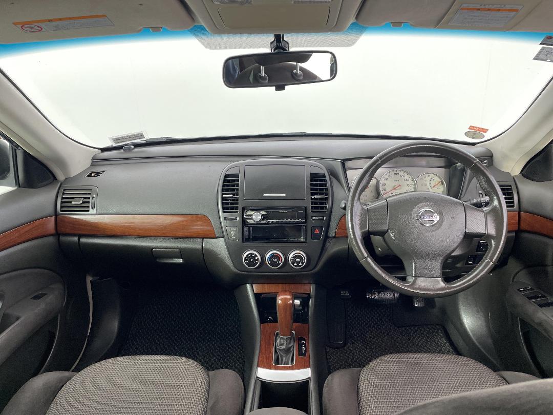 Photo '17' of Nissan Bluebird