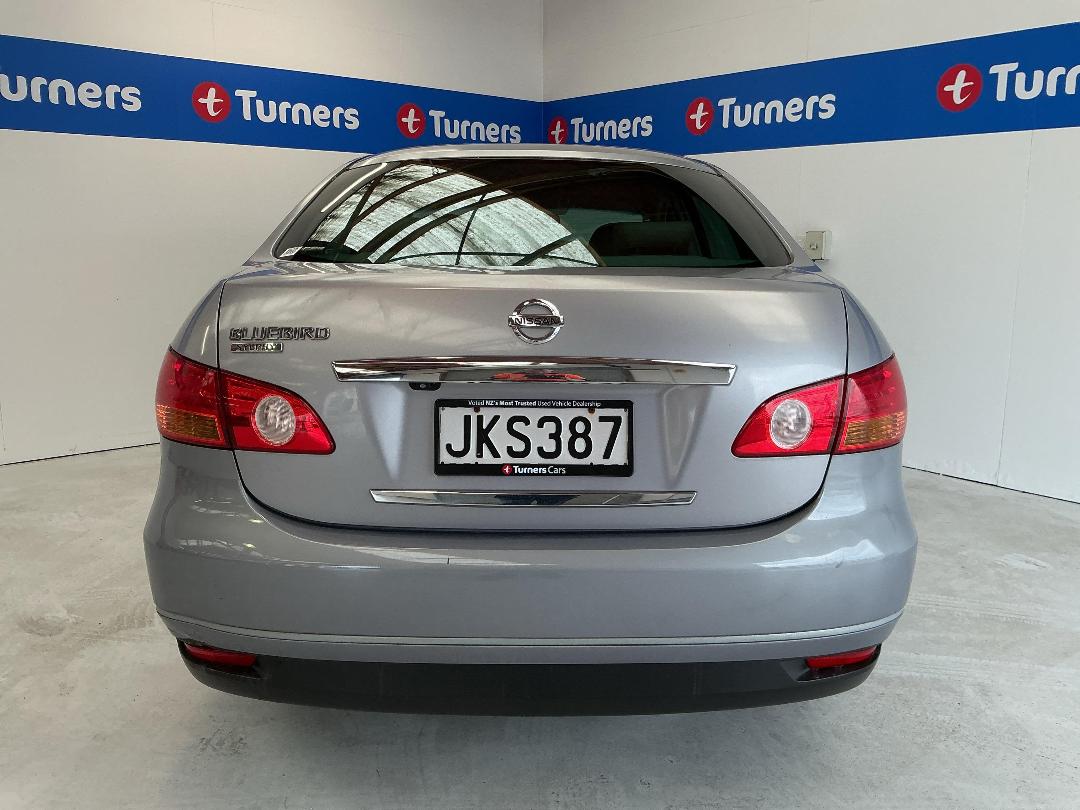 Photo '6' of Nissan Bluebird