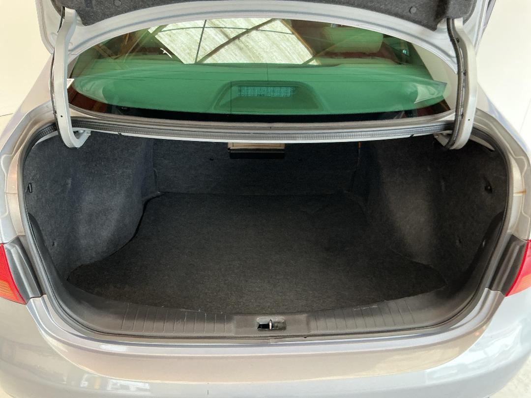 Photo '14' of Nissan Bluebird