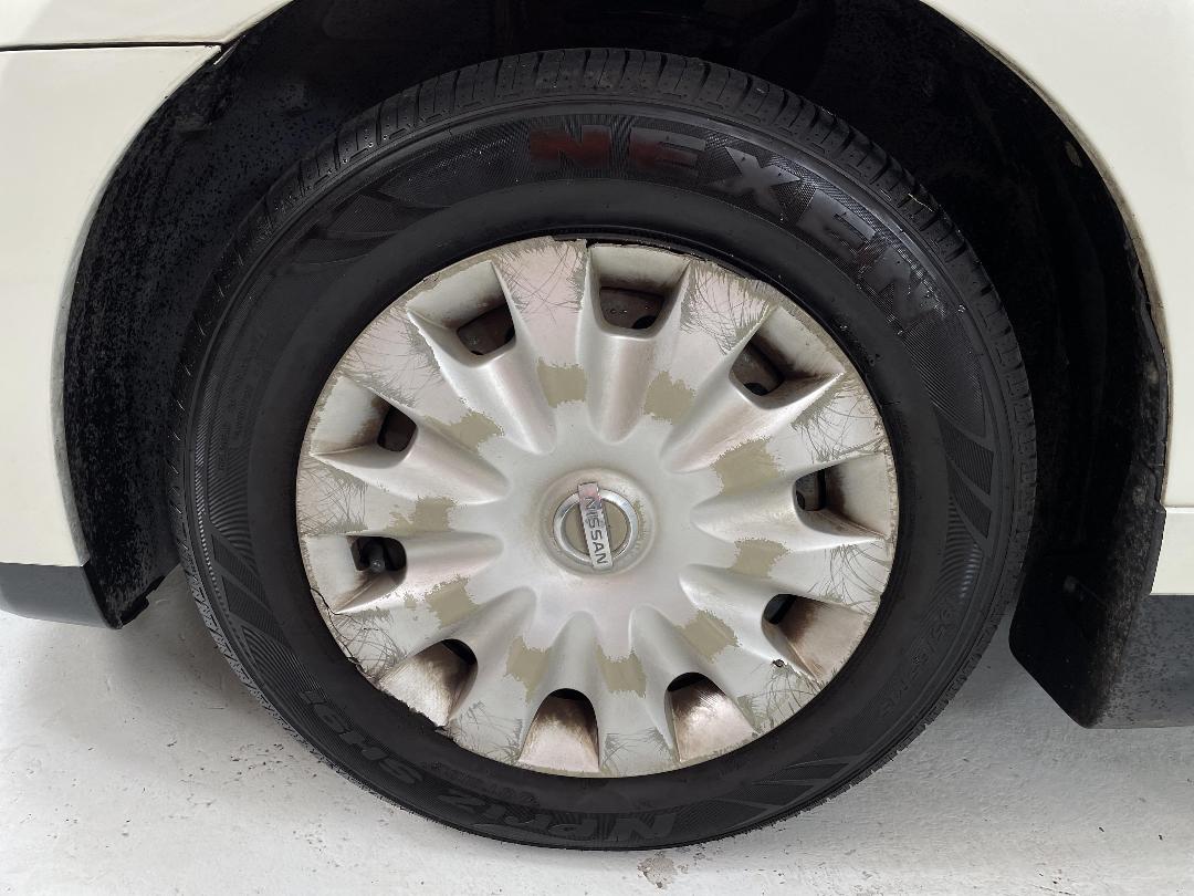 Photo '10' of Nissan Bluebird