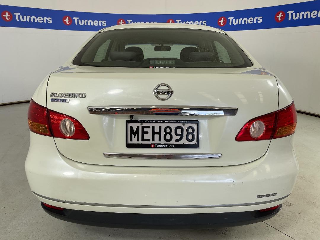 Photo '6' of Nissan Bluebird