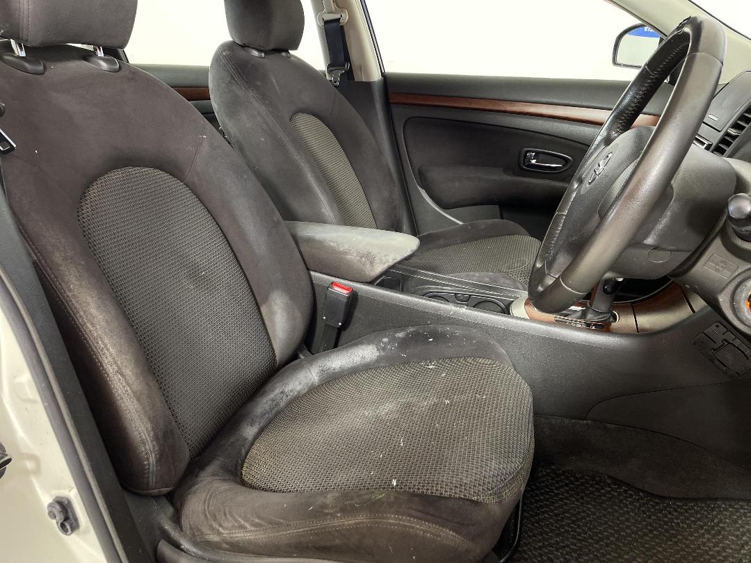 Photo '16' of Nissan Bluebird