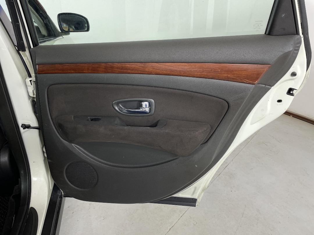 Photo '19' of Nissan Bluebird