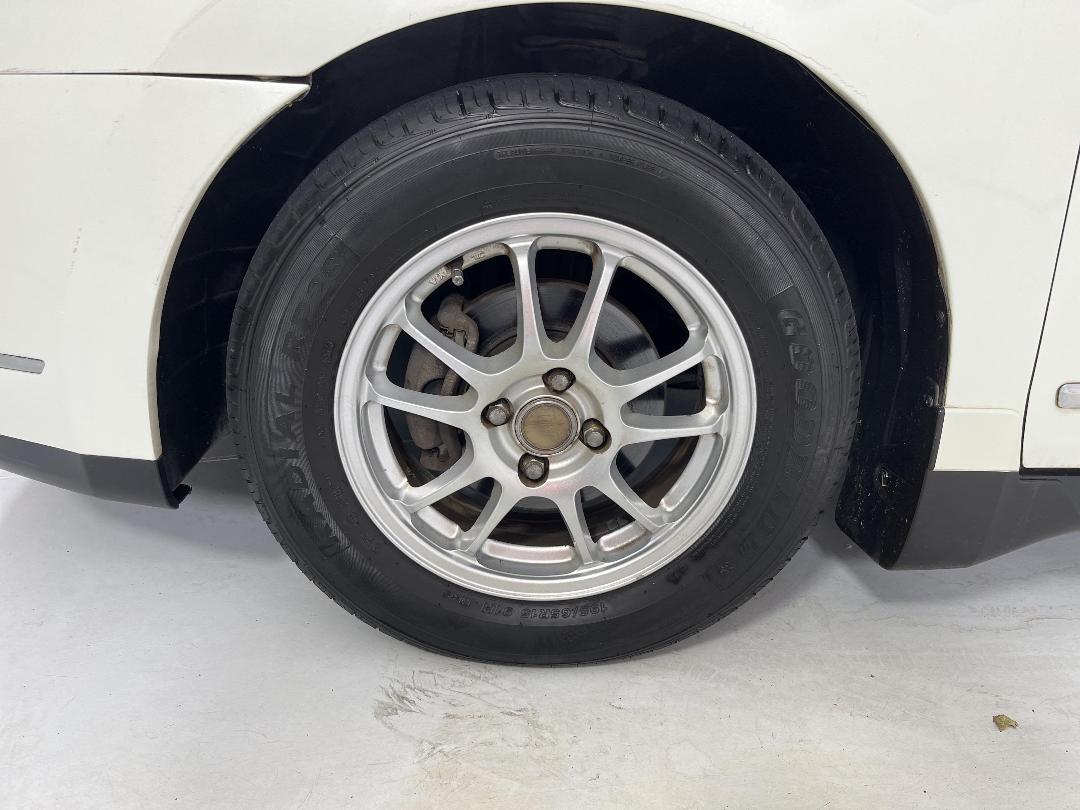 Photo '10' of Nissan Bluebird