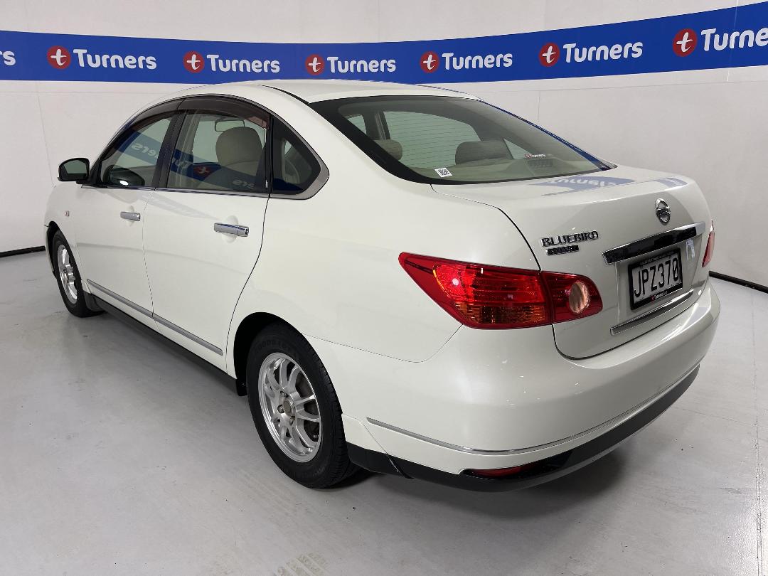 Photo '5' of Nissan Bluebird