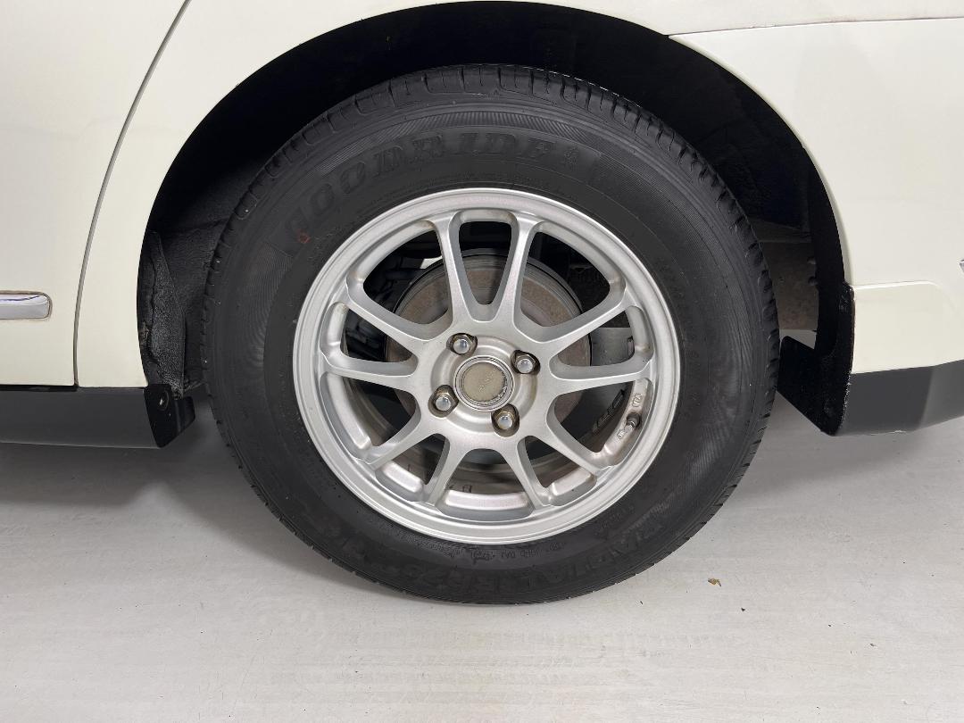 Photo '11' of Nissan Bluebird