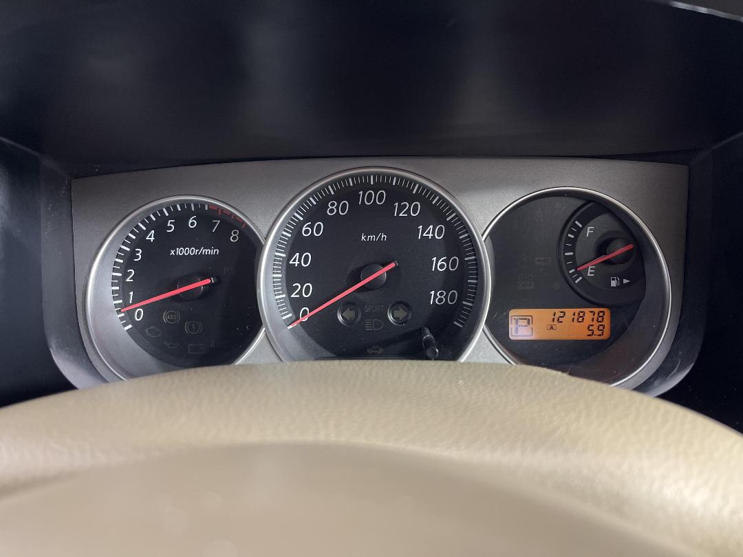 Photo '21' of Nissan Bluebird