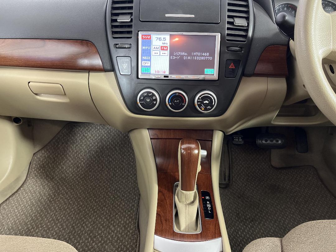 Photo '18' of Nissan Bluebird