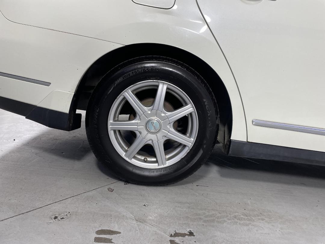 Photo '12' of Nissan Bluebird Photo '12' of Nissan Bluebird