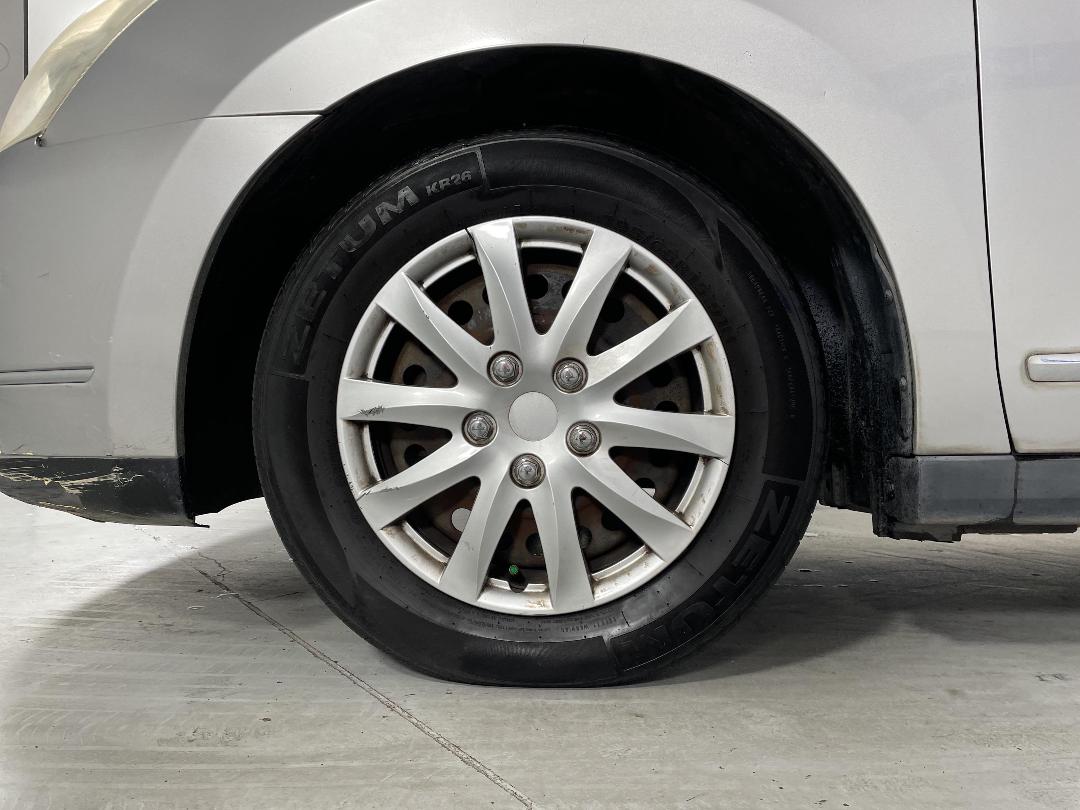 Photo '10' of Nissan Bluebird