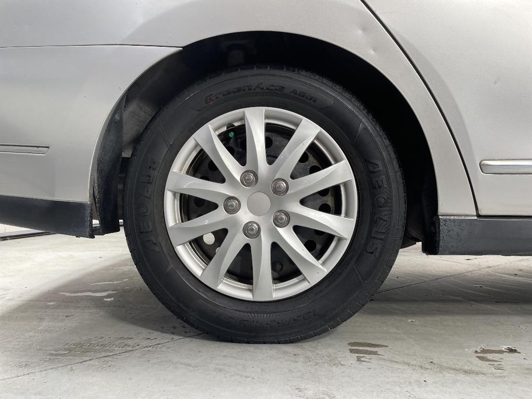 Photo '12' of Nissan Bluebird