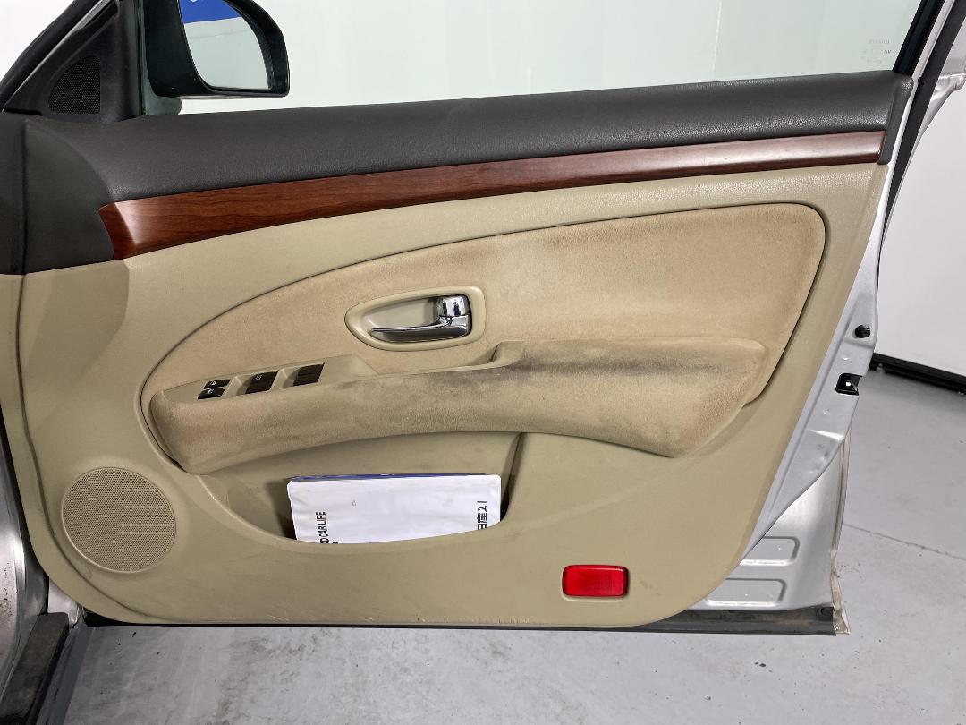 Photo '15' of Nissan Bluebird