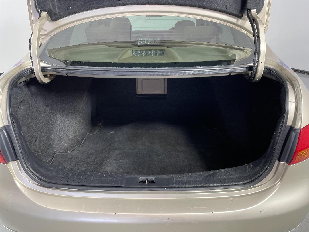 Photo '14' of Nissan Bluebird Photo '14' of Nissan Bluebird