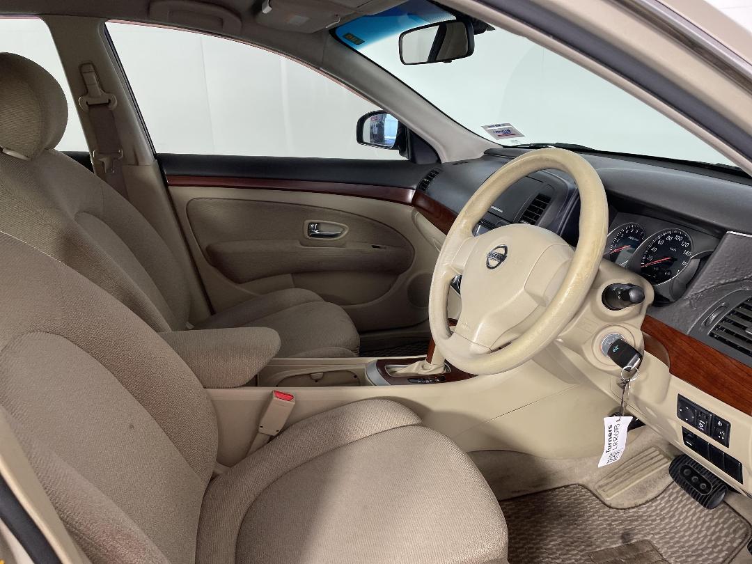 Photo '16' of Nissan Bluebird Photo '16' of Nissan Bluebird