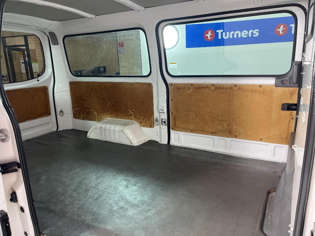 Photo '19' of Nissan Caravan