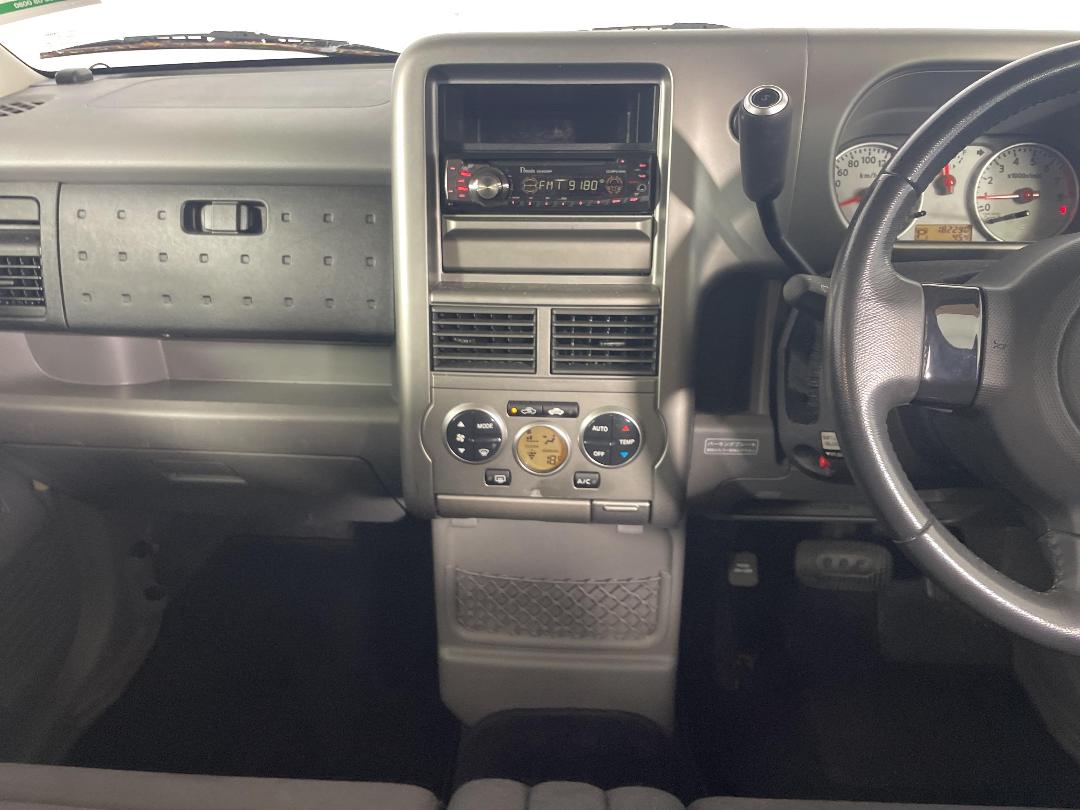 Photo '18' of Nissan Cube