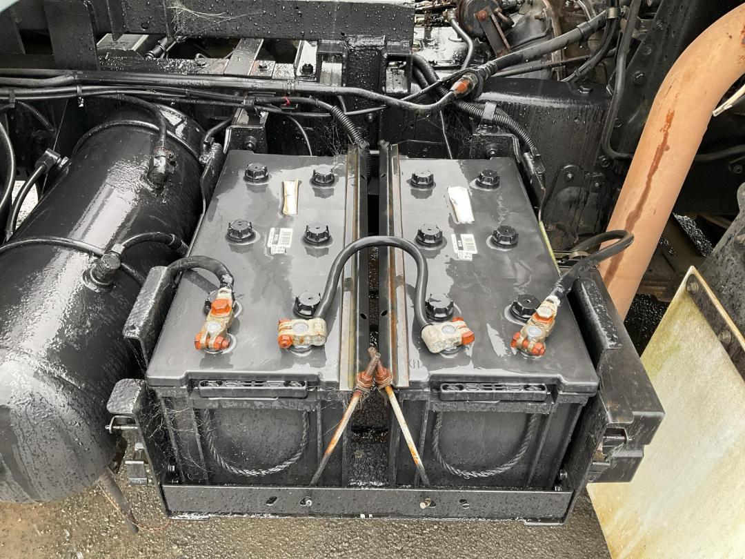 Photo '22' of NISSAN DIESEL CK330 Box Body