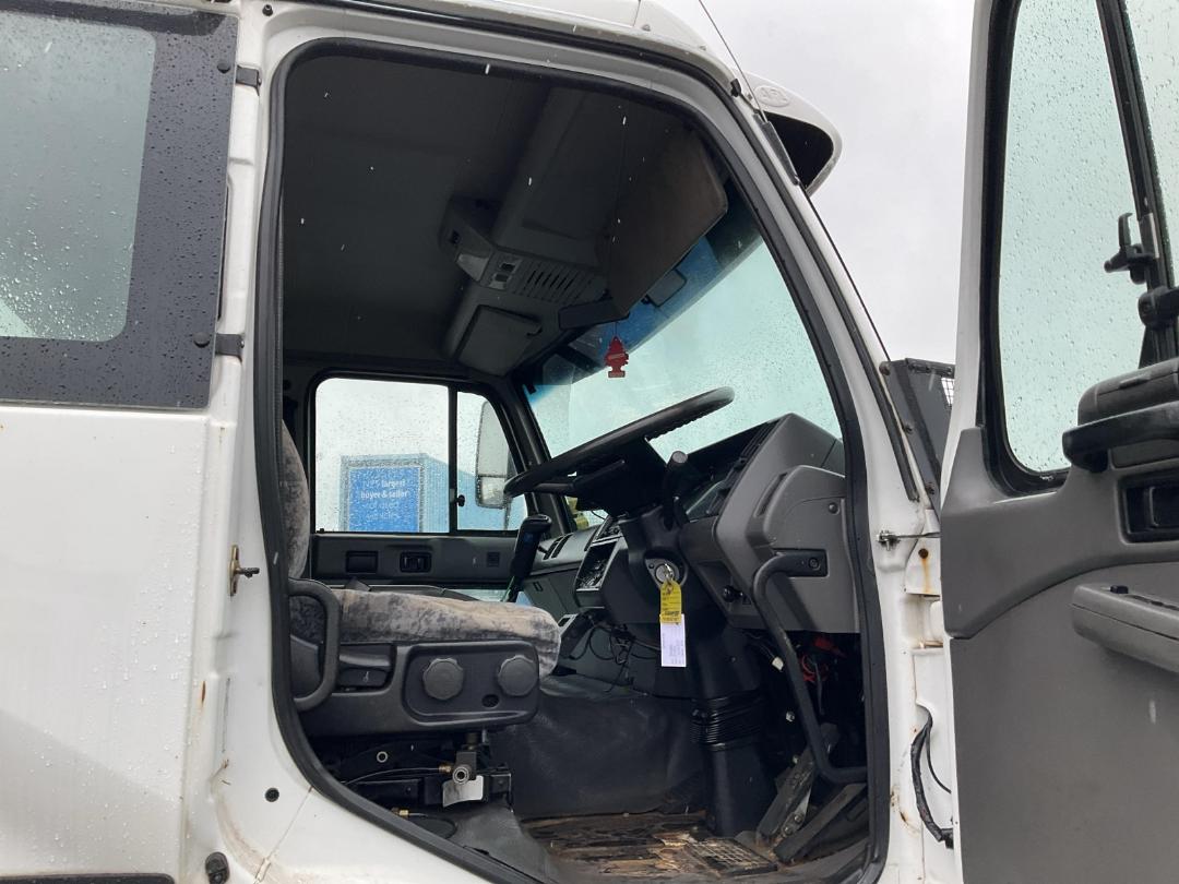 Photo '10' of NISSAN DIESEL CK330 Box Body