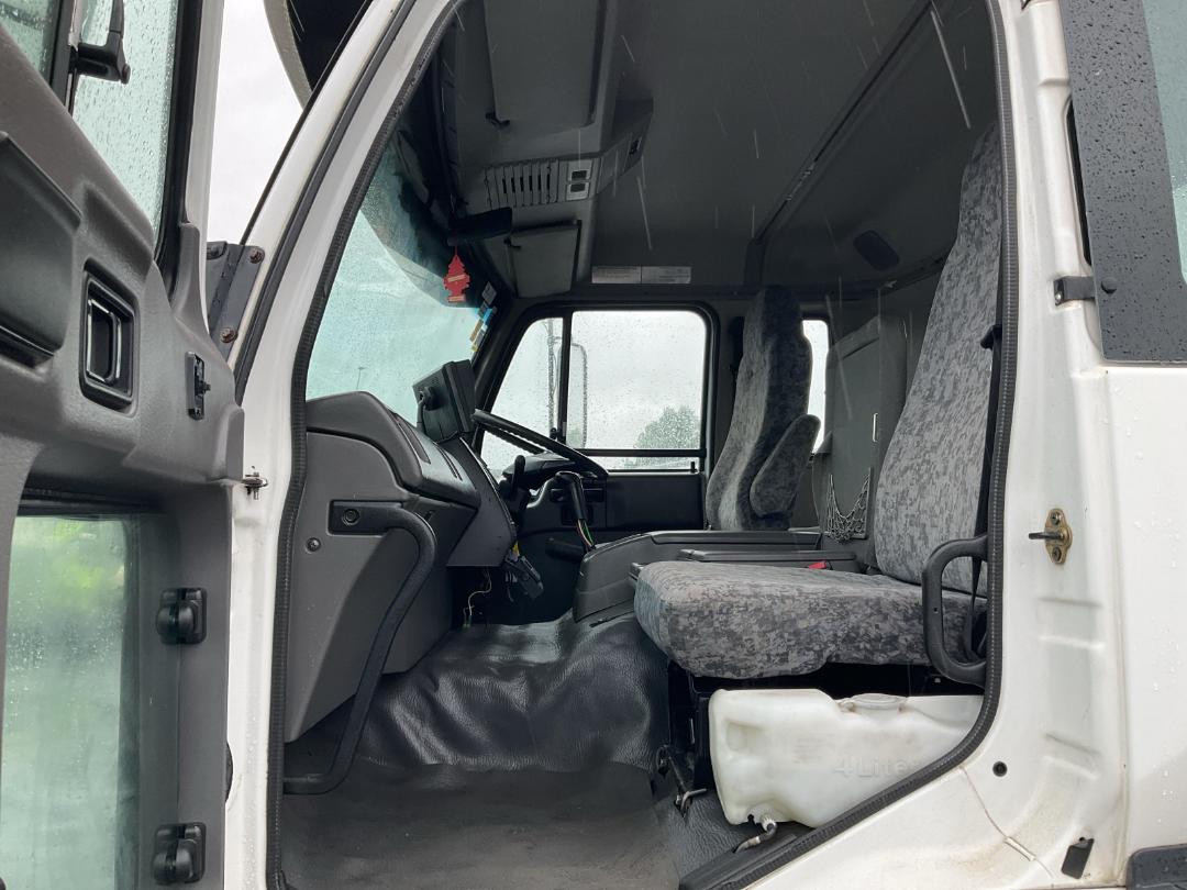 Photo '12' of NISSAN DIESEL CK330 Box Body