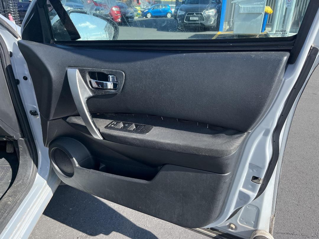 Photo '12' of Nissan Dualis