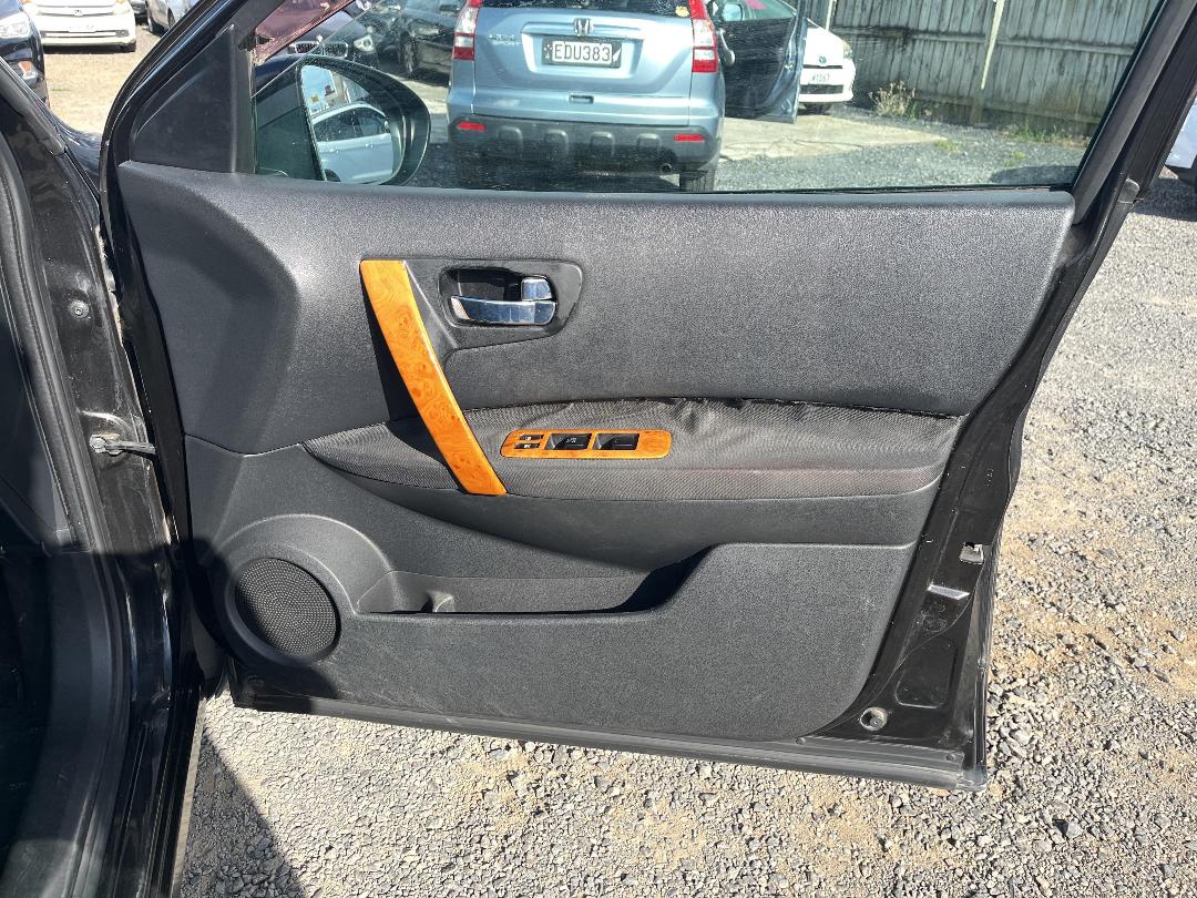 Photo '13' of Nissan Dualis