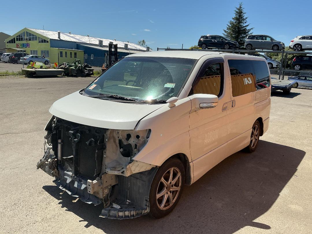 Photo '3' of Nissan Elgrand Photo '3' of Nissan Elgrand