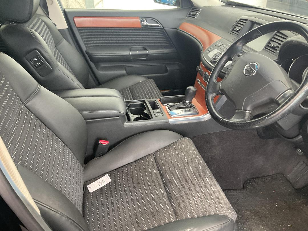 Photo '8' of Nissan Fuga