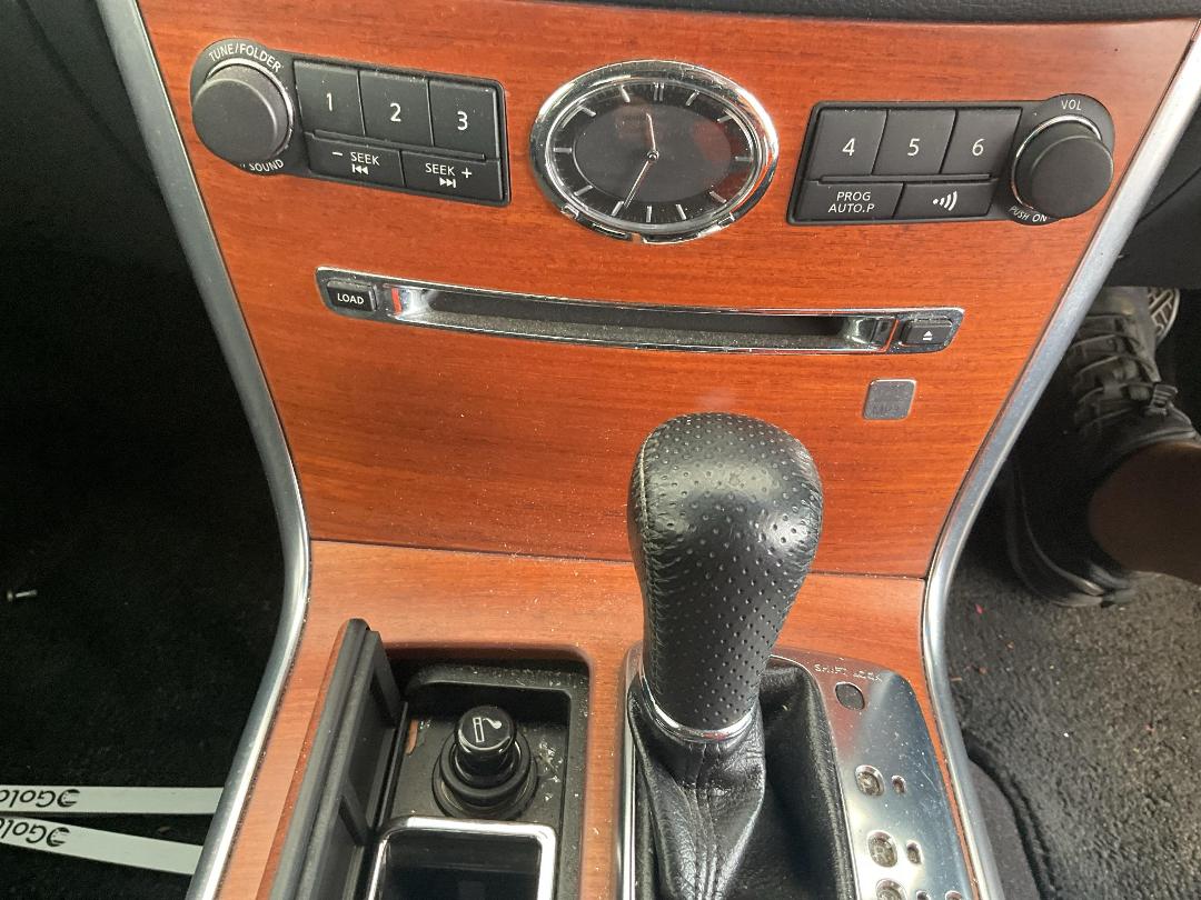 Photo '12' of Nissan Fuga