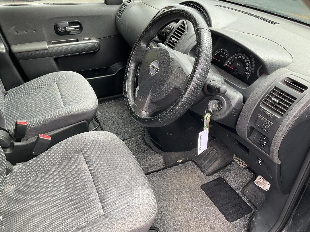 Photo '18' of Nissan Lafesta Photo '18' of Nissan Lafesta